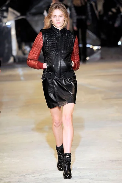 Look 19